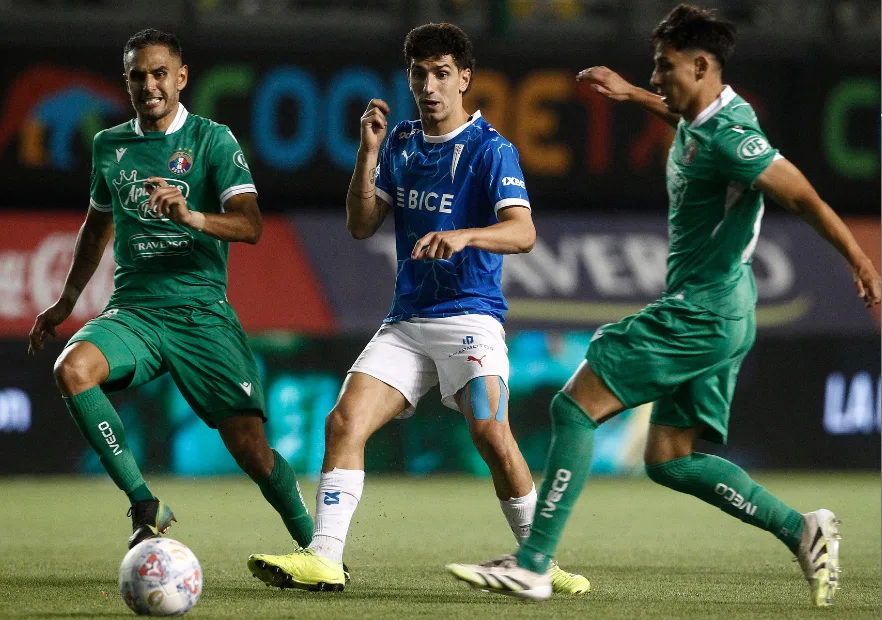 Partido clave de Liga de Primera: U. Católica recibe a Audax Italiano tras reprogramación por aluvión
